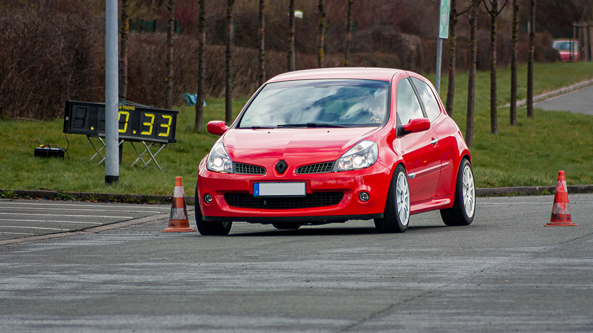 Renault Clio 3 R.S. - Auto-Slalom bei KIK in Bönen (27.03.2016)
